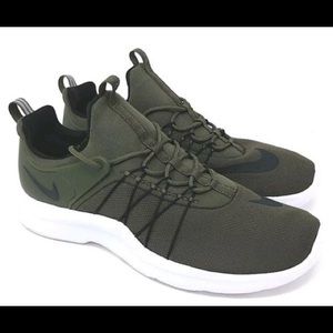 Men’s size 9 Nike Darwin shoes